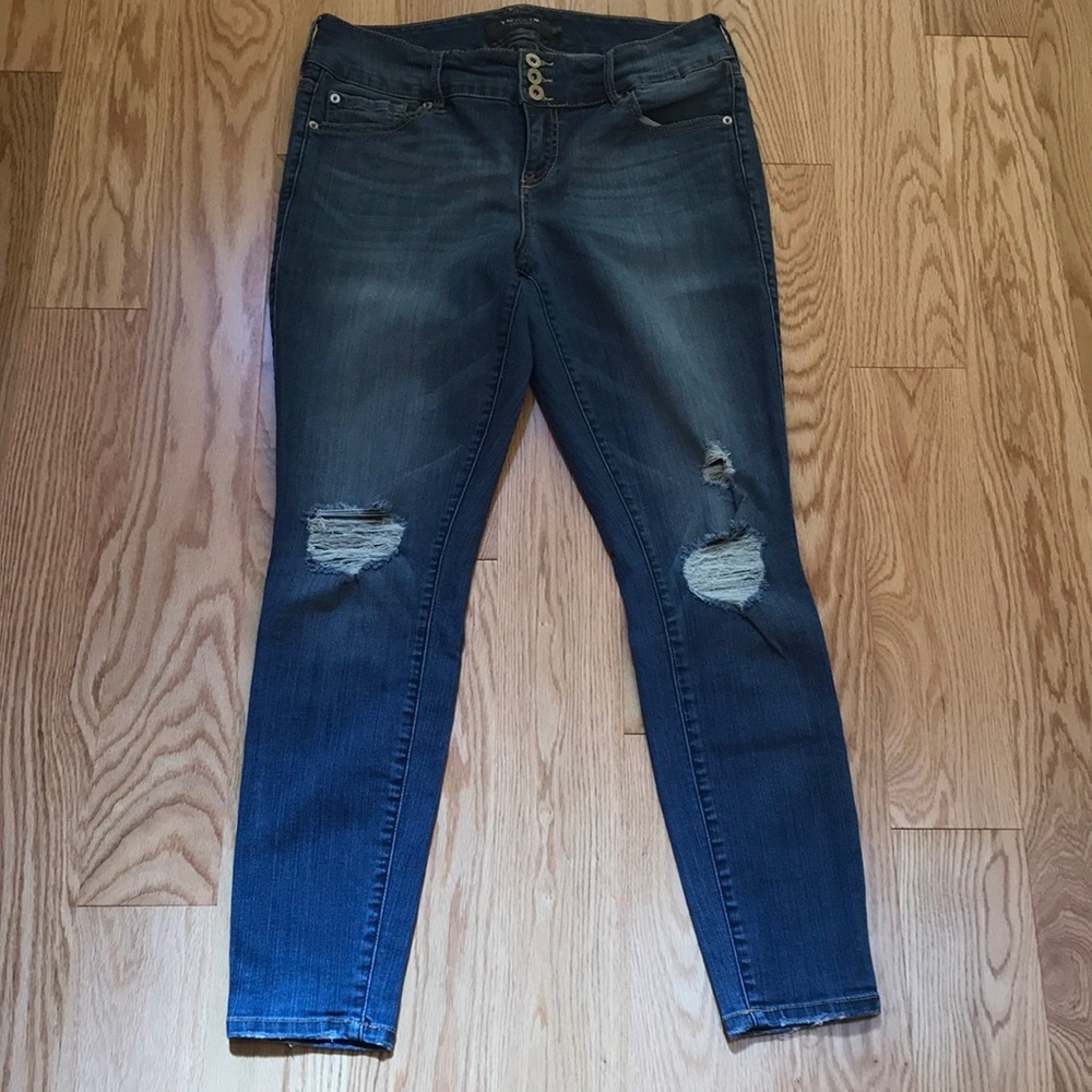 Torrid premium 14R distressed denim jeans.